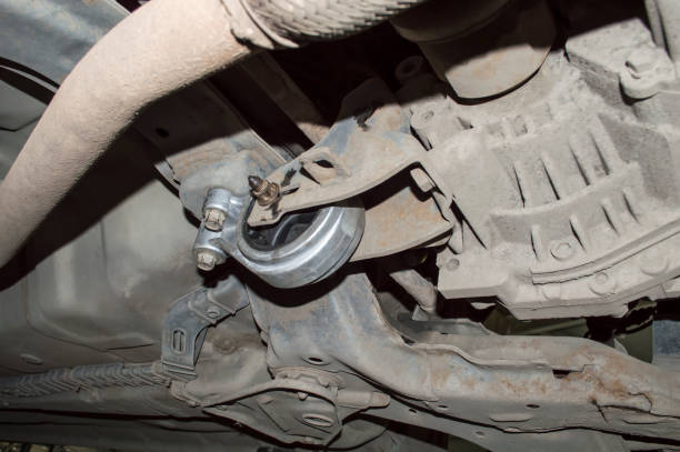¿Pueden los soportes del motor defectuosos dañar su transmisión?